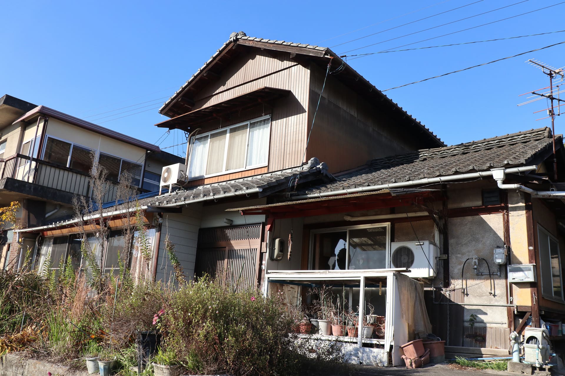 空き家での作業 | 神奈川県青葉区周辺の遺品整理ならかもめサービス